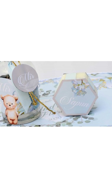 Trusou de botez cu eucalipt si ursuleti pe fundal bleu mint Little Blue Bear 9